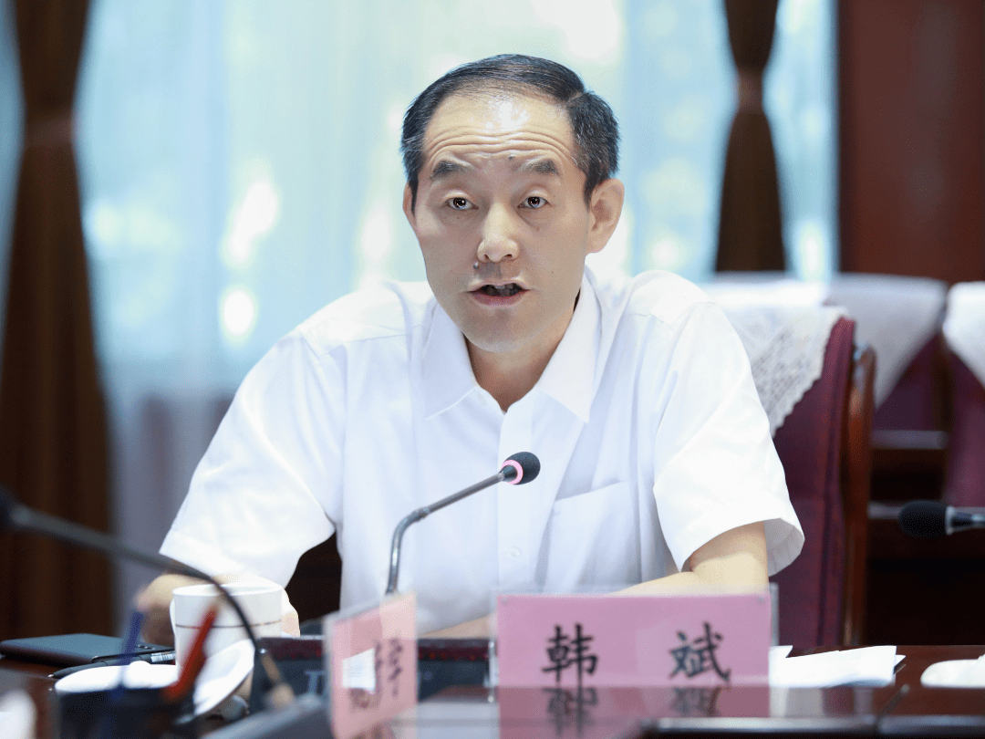 韩斌律师葛春荣律师魏彦学律师6位律师代表就推动构建良性互动检律