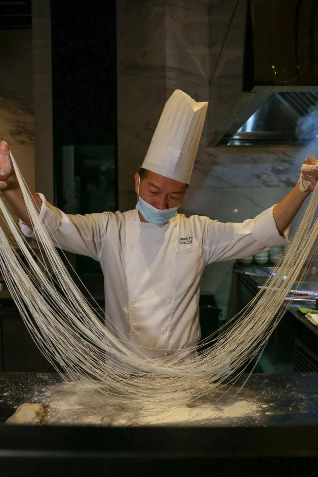 小龙虾惠灵顿液氮小龙虾冰淇淋带分子料理的自助天花板来了