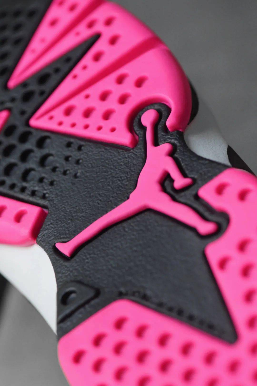 预览|air jordan 6 retro low gs "fierce pink"_后跟_带来冲击_鞋带