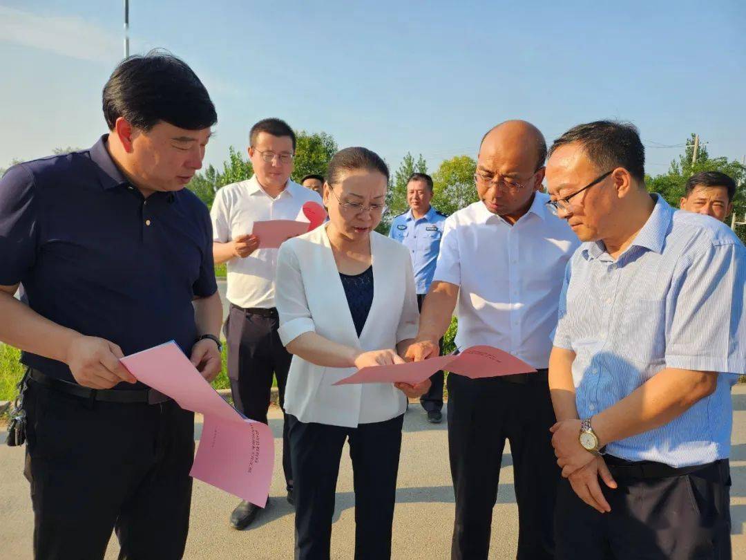 教育覆盖等情况,详细询问沿河镇(办)相关负责人防溺水工作落实情况,并