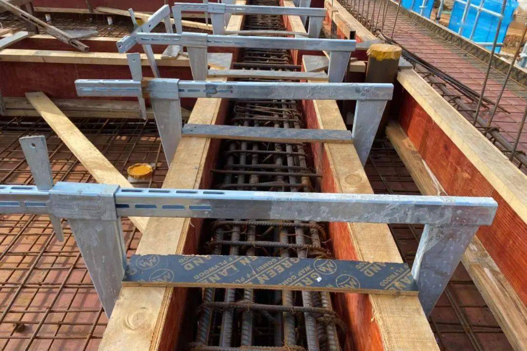 成品梁夹具建立健全项目质量管理体系及制度对原材验收,实测实量,工艺