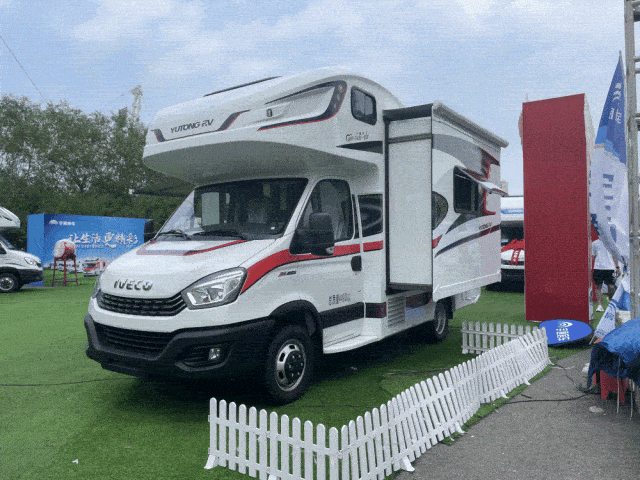 长安房车,昊天房车等宇通房车,隆翠房车,瑞弗房车在汽博会的房车沉浸
