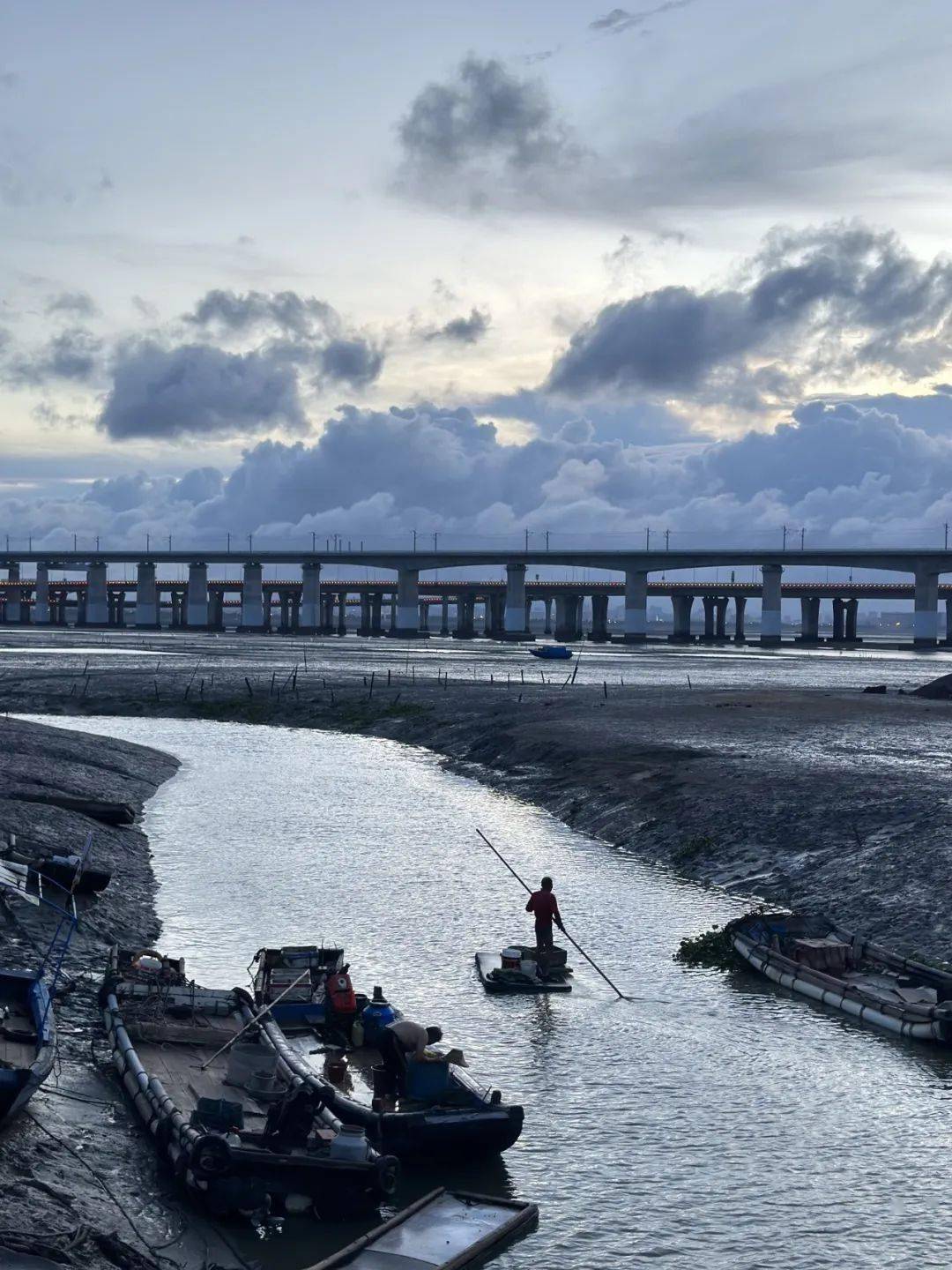 石狮法院 王奇烦《晚舟归港》南安法院 王琳《雨疏花开》晋江法院 林