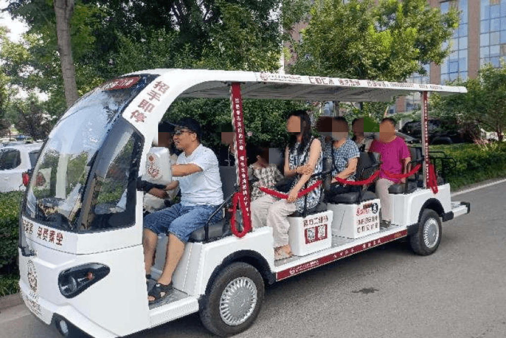 招手即停,免费乘坐!我院爱心服务车开通_循环_患者_喷泉