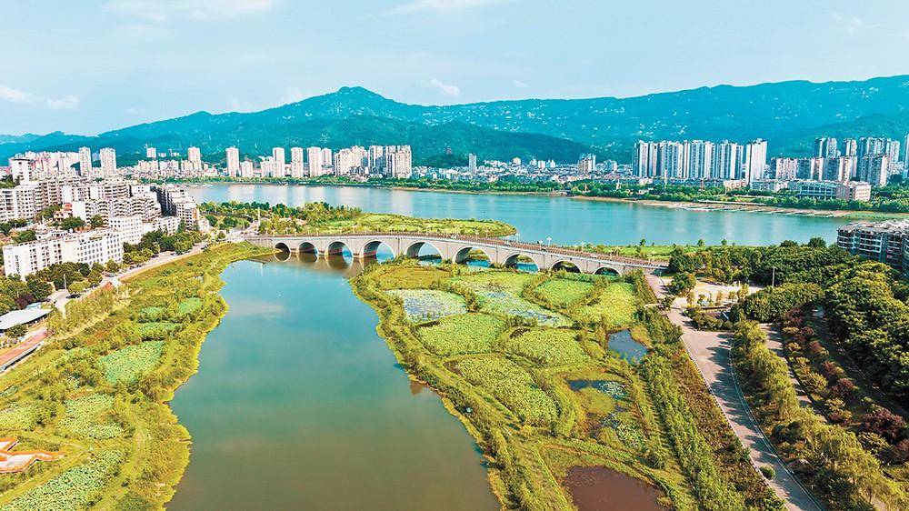 图为7月12日