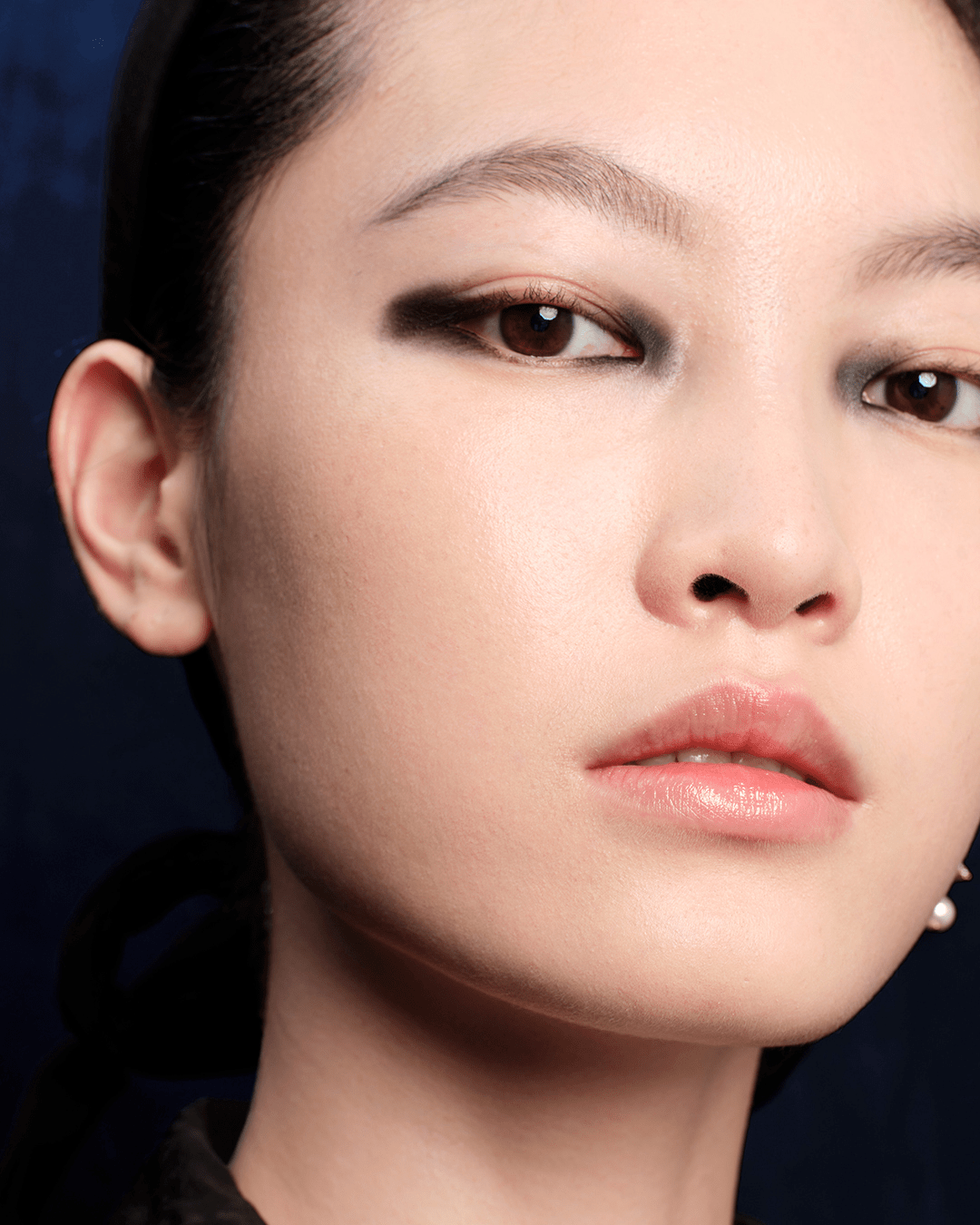 迪奥二零二三秋冬成衣系列深圳发布秀 秀场妆容