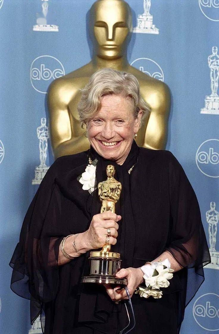 《芭比》里的老奶奶,是个电影传奇_韦格_罗斯_影片