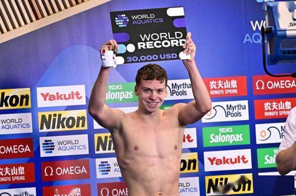 人類歷史最長壽的游泳紀錄破了！法國選手馬爾尚超越菲爾普斯