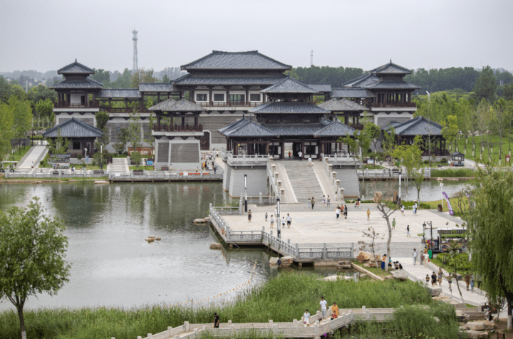 为何高适每次失意都隐居商丘梁园?