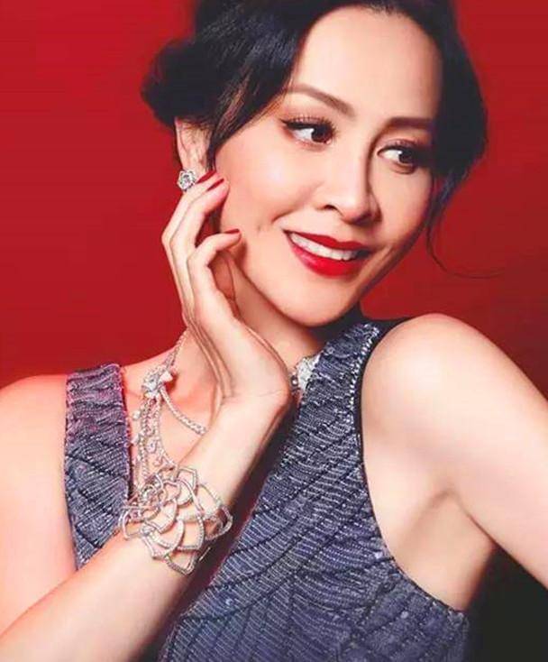 事实证明,58岁的刘嘉玲,已经走上了另一条大道_许晋亨_香港_颁奖