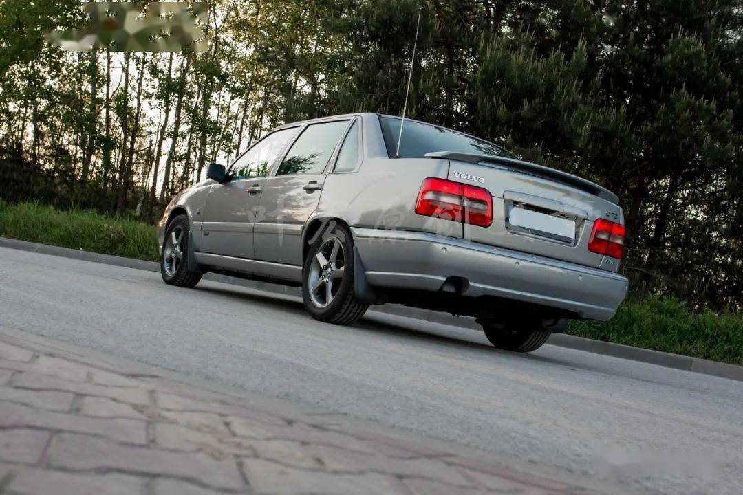 的原因是上世纪90年代中volvo汽车公司对旗下产品采用了新的命名方式