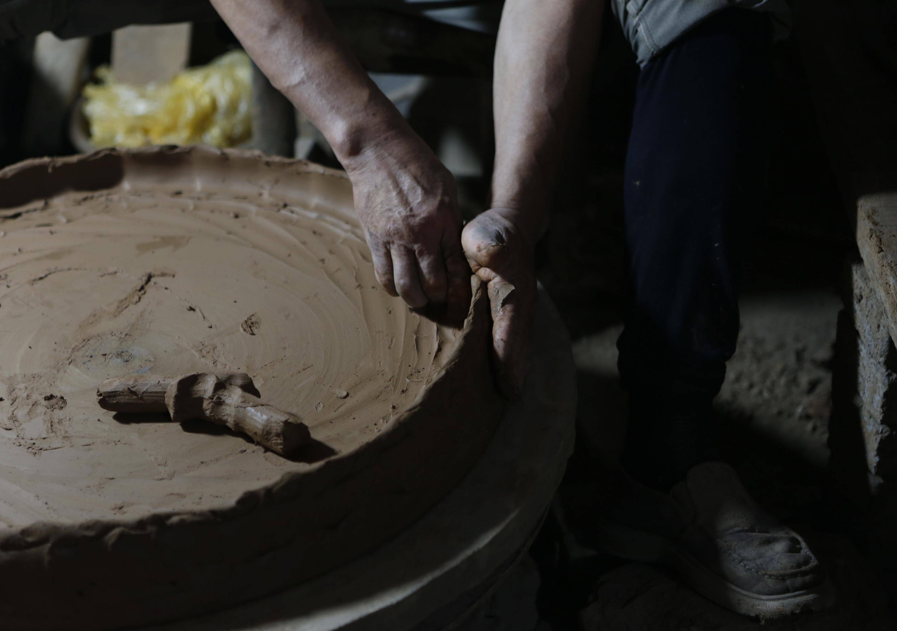 (经济)河南沁阳:"陶乡窑火"助力乡村振兴_黑陶_盆窑村_新华社