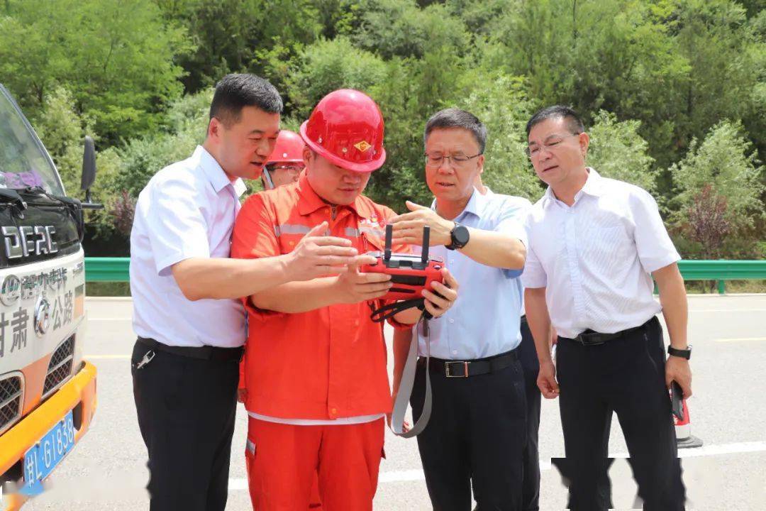 省公路发展中心主任张军仁在平凉调研督导公路防汛保通保畅工作_应急