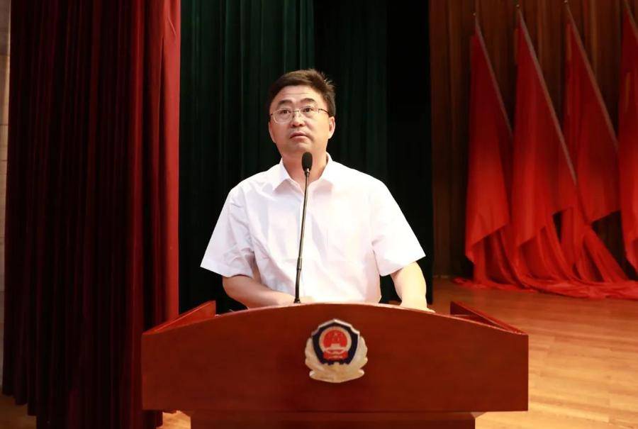 优秀退役军人代表孙国栋,刘锋,王友利,于绍坤,王志刚,王磊,李恒德,张