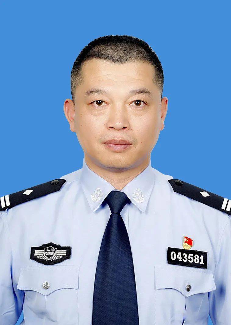 夏新平,男,汉族,1978年9月生,中共党员,1994年入伍,2010年退役,现任