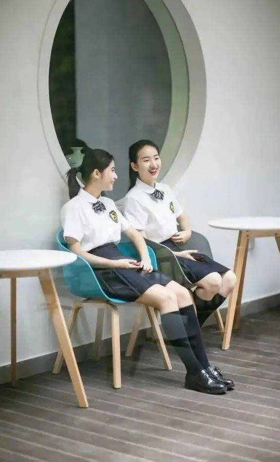 华南师范大学附属中学1给你心中"最美校服"打call～最后记得投票