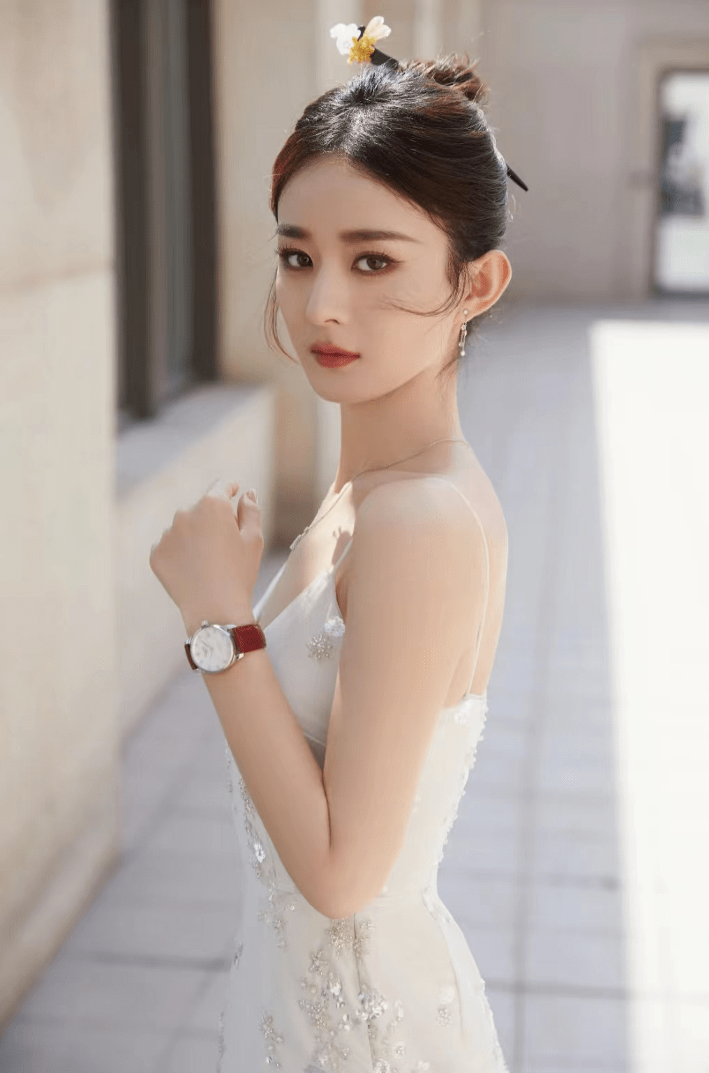 女明星的出圈造型都离不开它_发簪_风格_头发