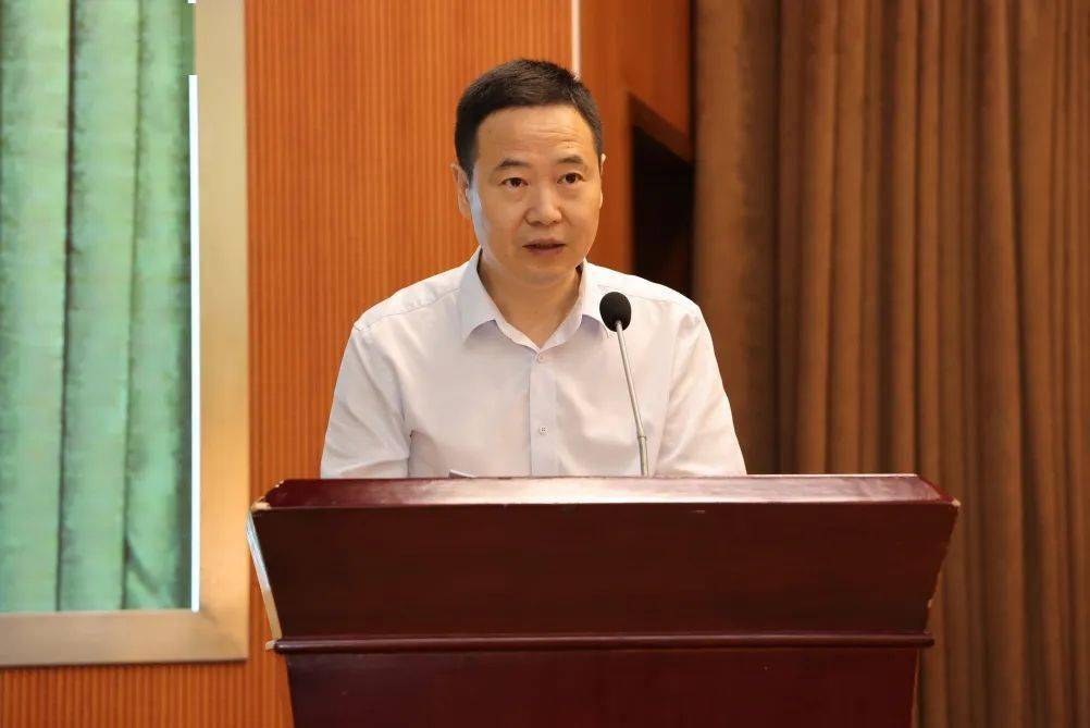 会上,新区党工委委员,纪工委书记,监察工委主任田茂松通报了上半年"五