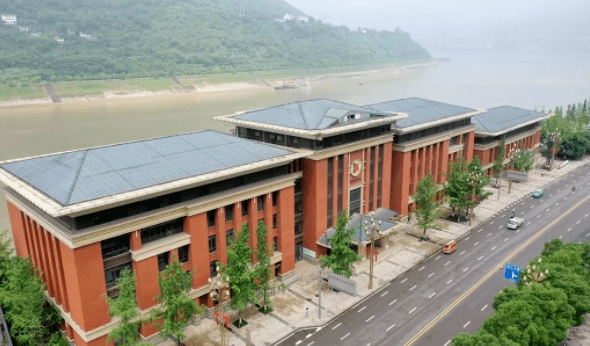 全新的涪陵美术馆具备展览,收藏,研究,教育,交流,服务六大功能.