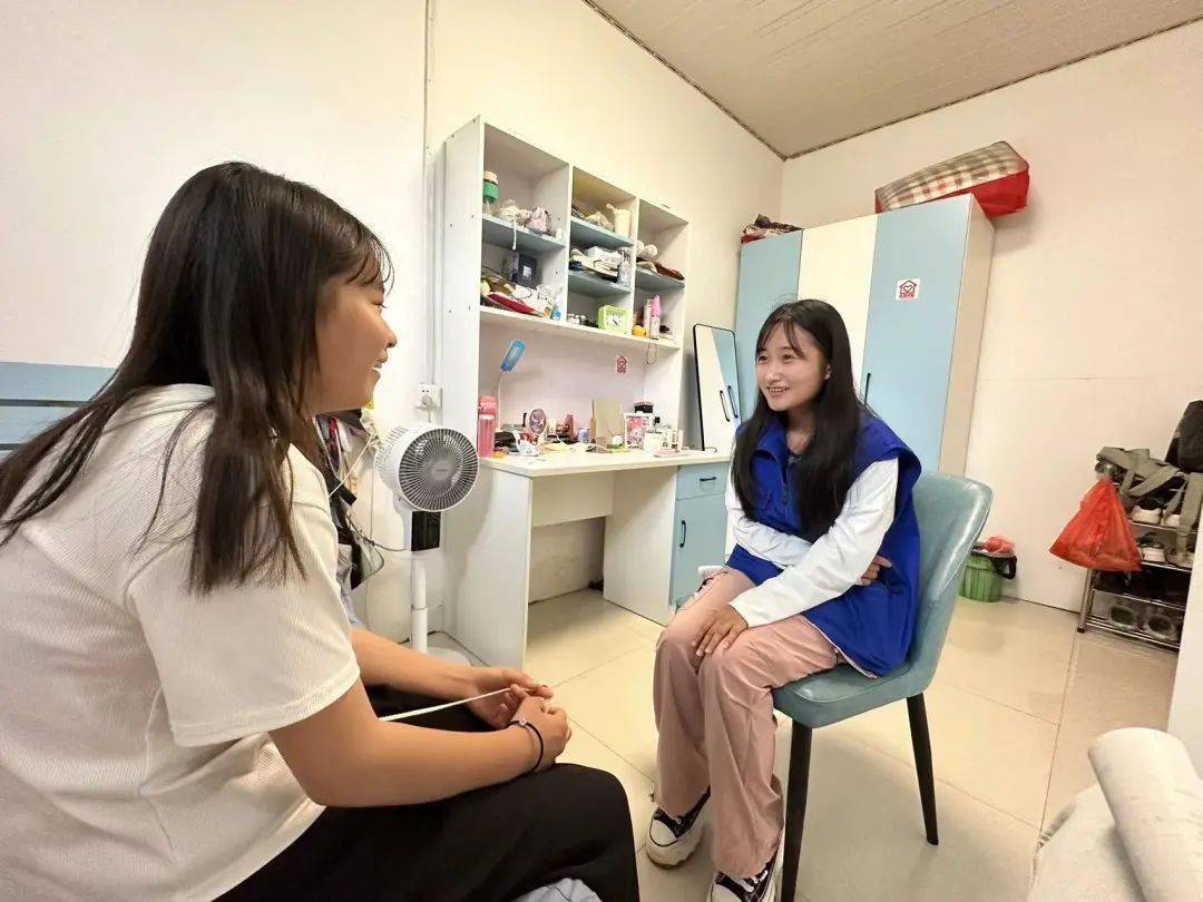 姓名:郑其瑛性别:小姐姐学校:南京工业职业技术学院实践单位:新华路