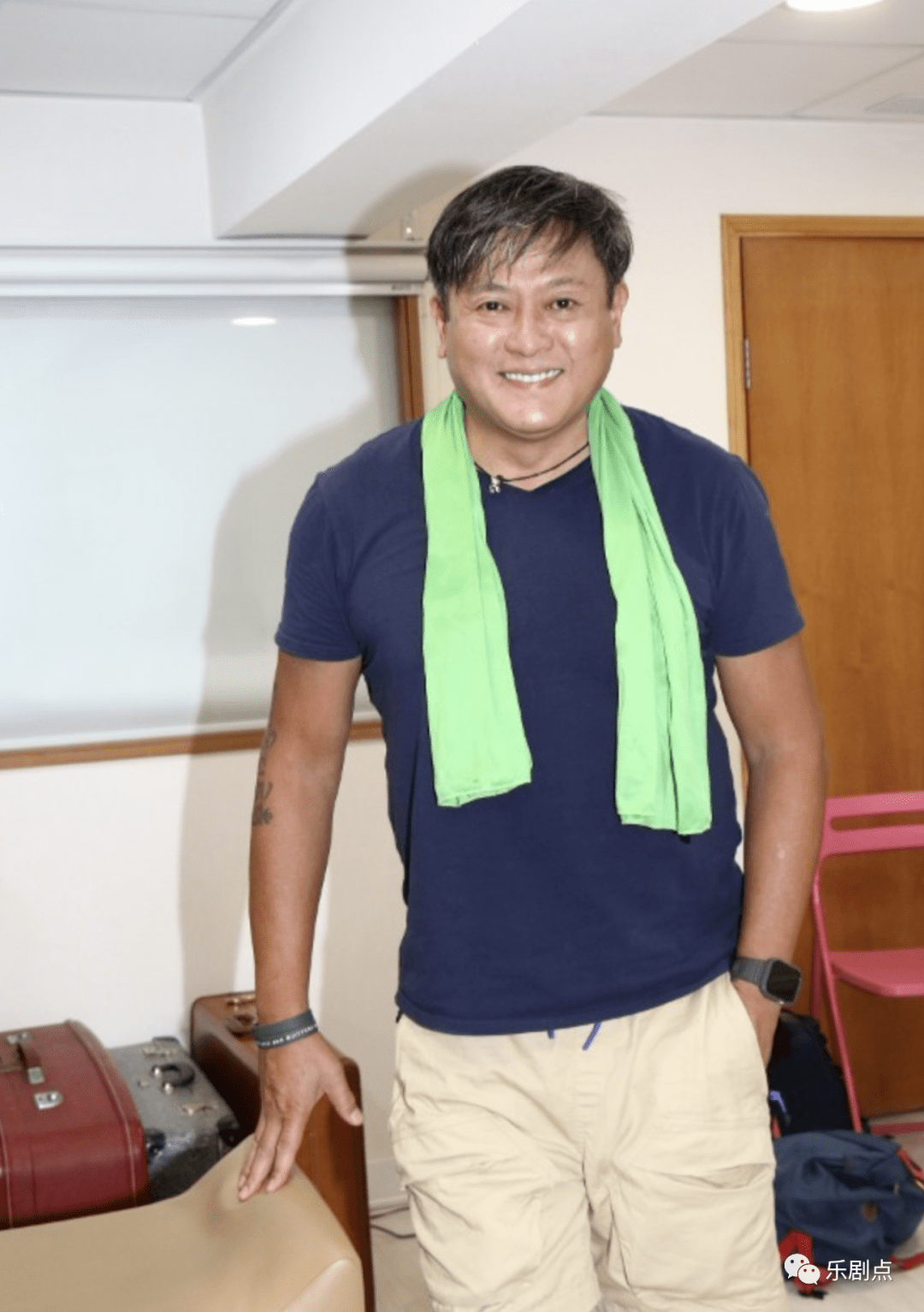 63岁tvb金牌监制离世,中风后长居养老院,曾捧红欧阳震华魏骏杰_业生