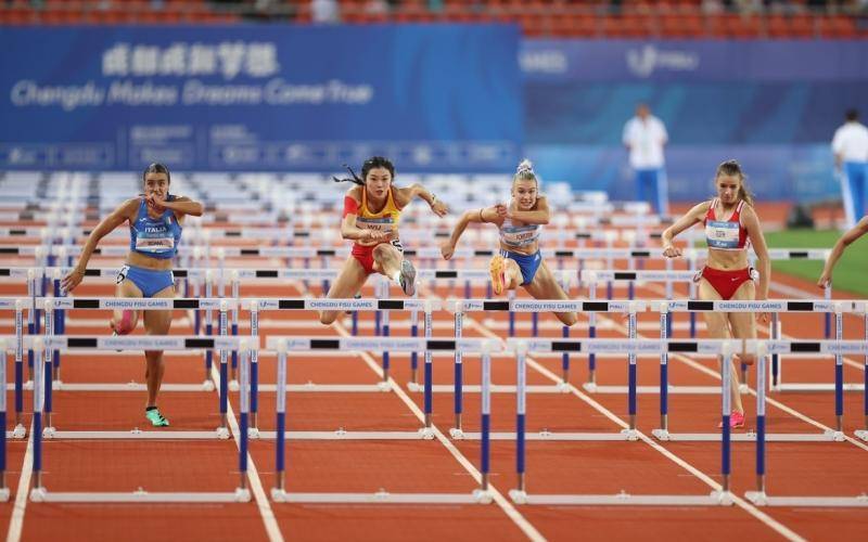 “又美又颯”的吳艷妮創個人最好成績，大運會女子100米欄摘銀