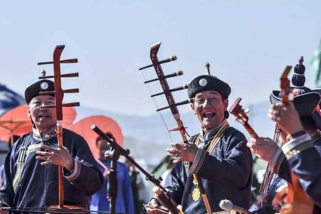 67(组图)赤峰市首届乌兰牧骑艺术展暨巴林右旗那达慕大会开幕_方阵