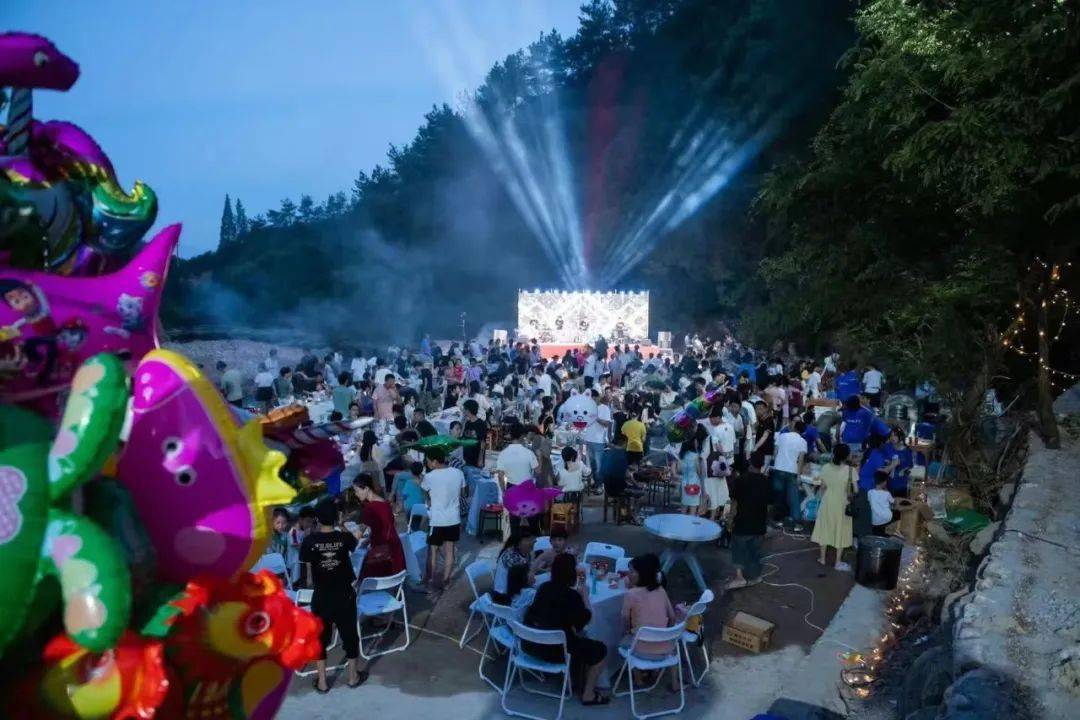 中95活动详情浪漫与晚风均在飞腾峡1费用包含1,飞腾峡漂流门票一张2