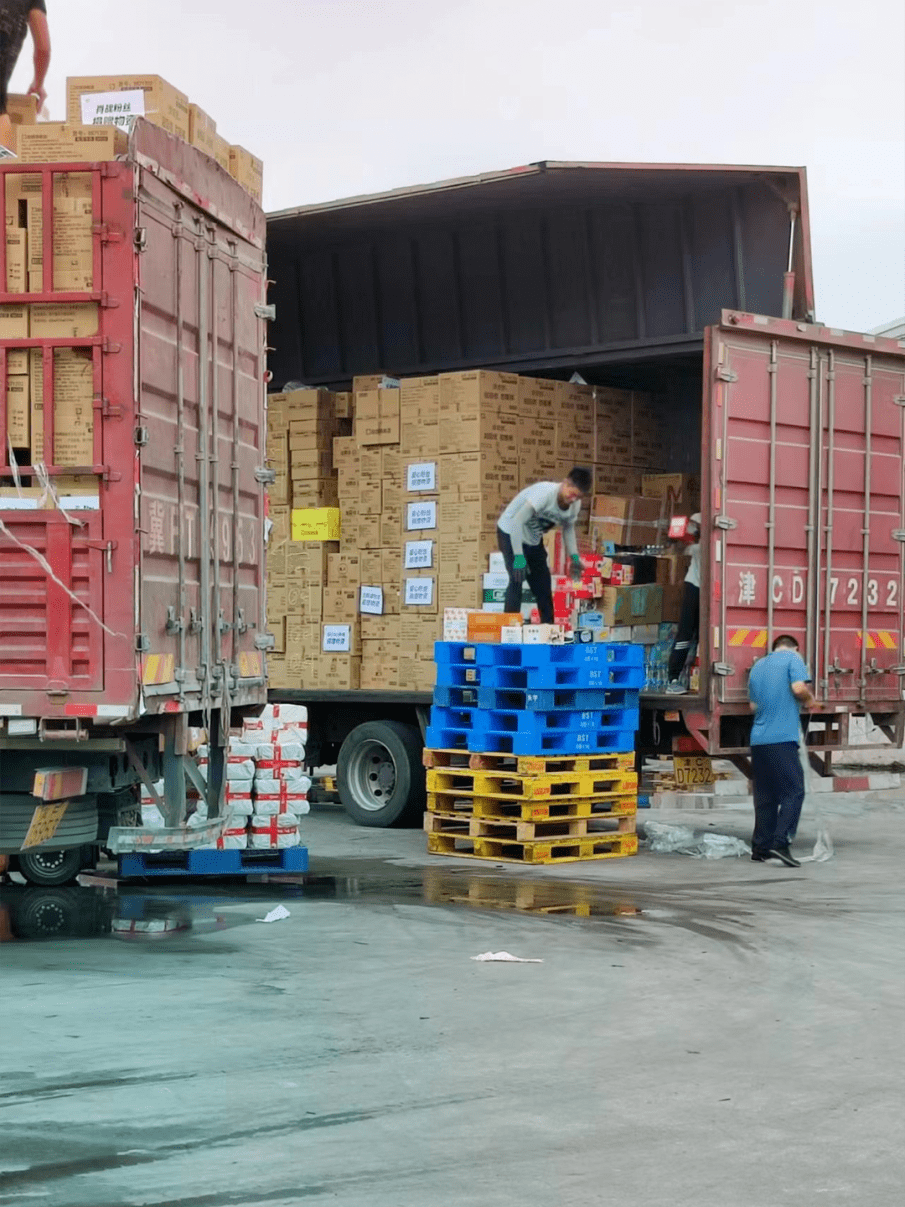 河北涿州地区发生洪涝灾害,8月3日,我区倍舒特(天津)卫生用品有限公司