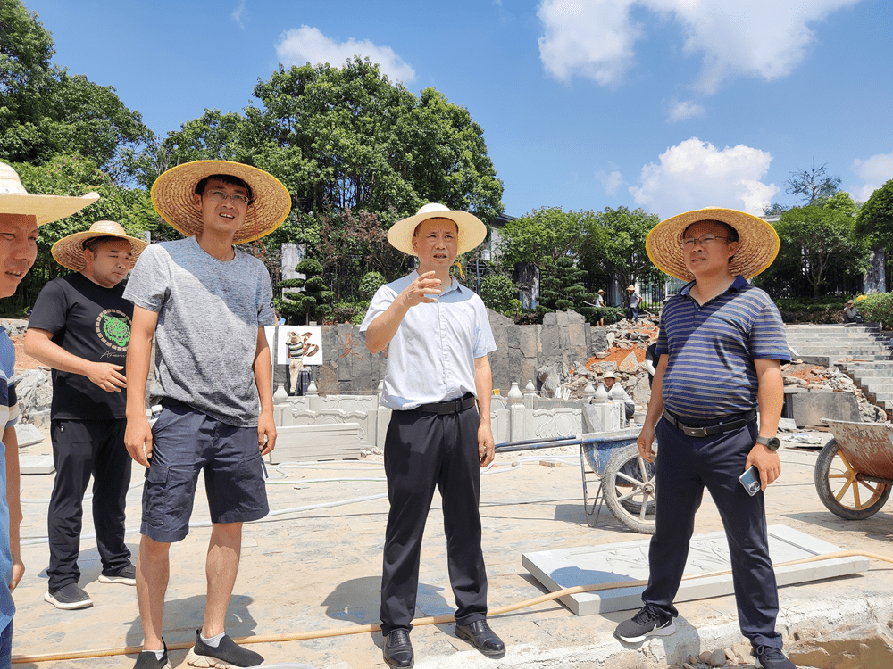 要闻| 何浩光调研省旅发大会项目建设及城乡风貌提质工作_热水镇_温泉
