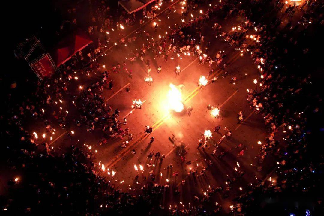 【行摄云南】欢庆火把节!_投稿人_内容_新闻网