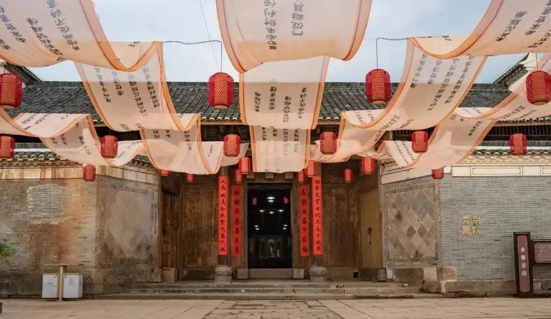 上高游览大观老街赏大观塔感受百年光景宜丰天宝古村寻中华家训馆尝