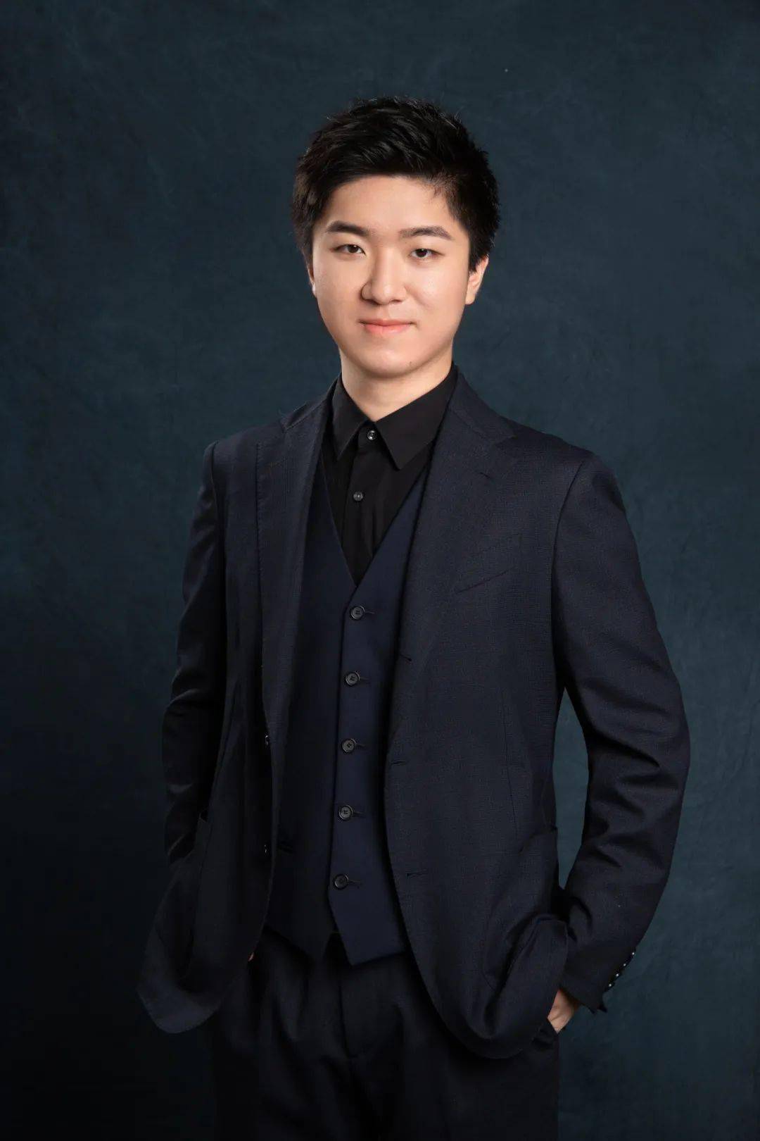 范子豪范子豪是维也纳音乐与艺术大学钢琴表演专业在读硕士.