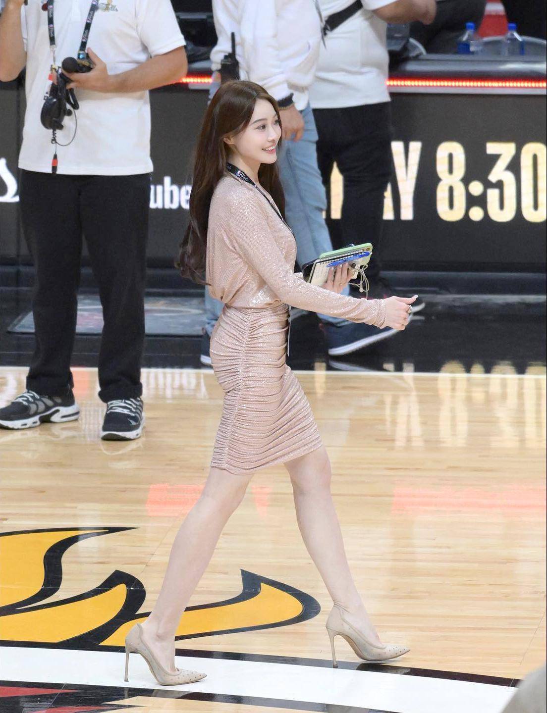 篮球女神大赛32进16:小七,卓识,小仙儿能否晋级?快来投票抽球鞋!