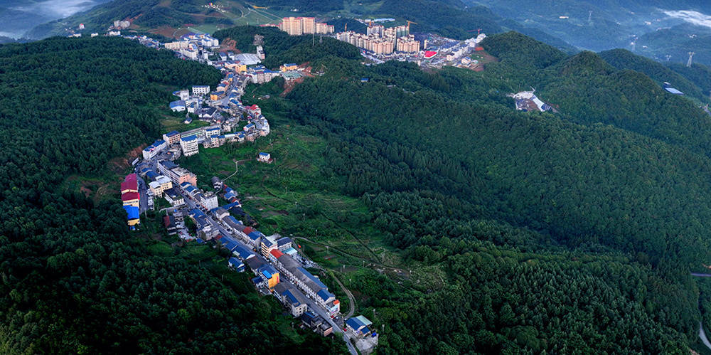 巴东:夏日绿葱坡大美风光_巫山县_绿葱坡镇_气候