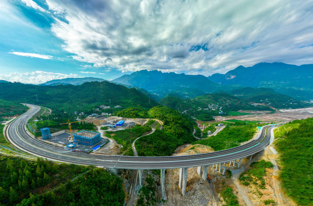 巴山大峡谷快速通道图片