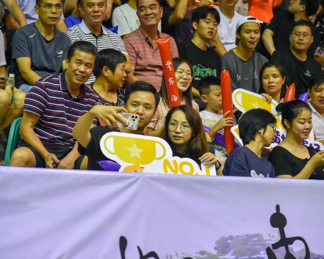 这些进球瞬间帅爆了!_佛山_青年队_篮球