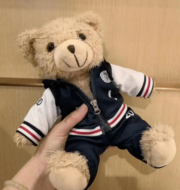 看看你的新校服有多漂亮_北京四中_新东方_清华附中