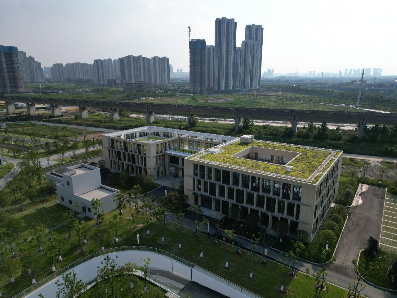 湖北首个全埋式地下再生水厂——武汉长江新区谌家矶再生水厂建设完成