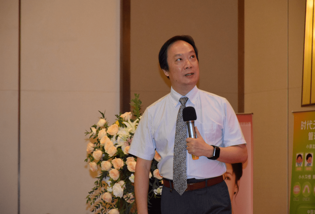 中山大学光华口腔正畸科主任--蔡斌教授率先带来"儿童早期矫正"课题.