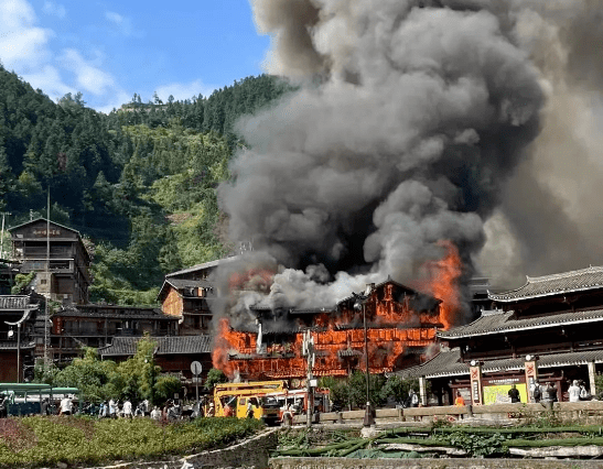 凌晨突发火灾致9人遇难!暑期出游住宿请注意消防安全!_应急_人员_案例