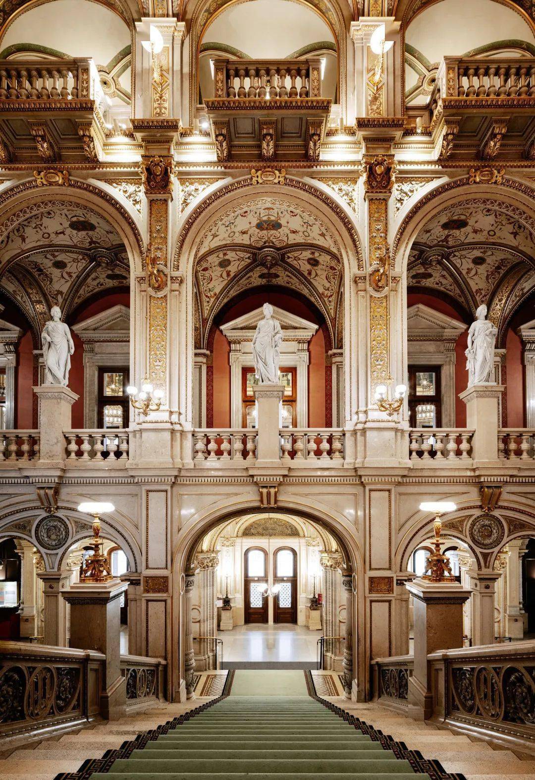 流光溢彩的维也纳舞会之夜_奥地利_全世界_舞池