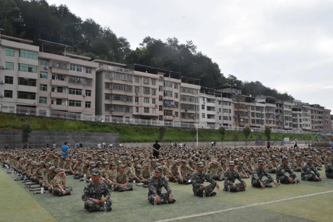 大田县鸿图中学2023年新生军政国防教育活动圆满闭营_军训_青春_风采