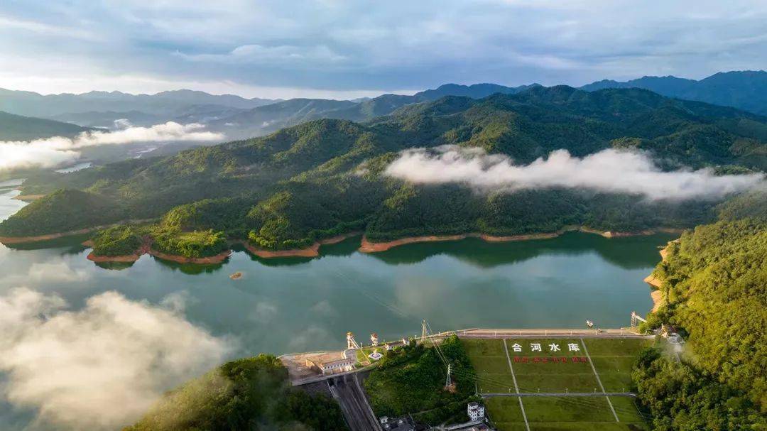 新兴大江镇地处新兴县西南端.这里境内有个云浮市