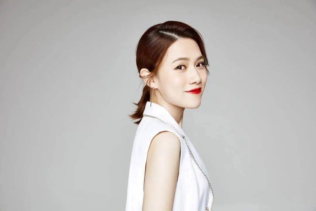 在这一环节,主持人曹洋,章珊,陈超,蔺清瑜将带你"云游"江苏,全景呈现