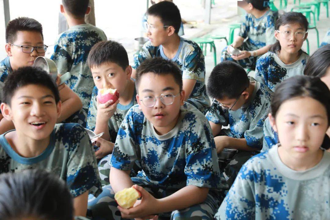 燃热血扬帆起航 铸青春英姿飒爽——经开一校初2026届综合实践活动(二