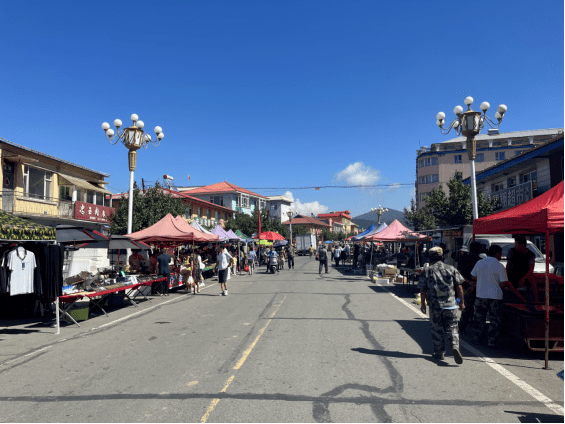 通化县光华镇:守好百姓小集市做好便民大文章_工作_道路_摊主