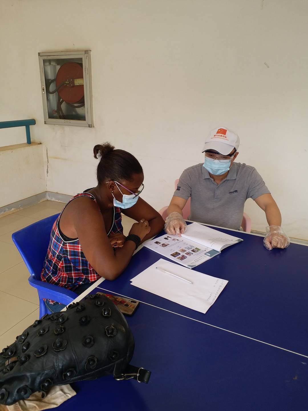 彭程教费列西学习汉语语言是文化之间相互理解的关键