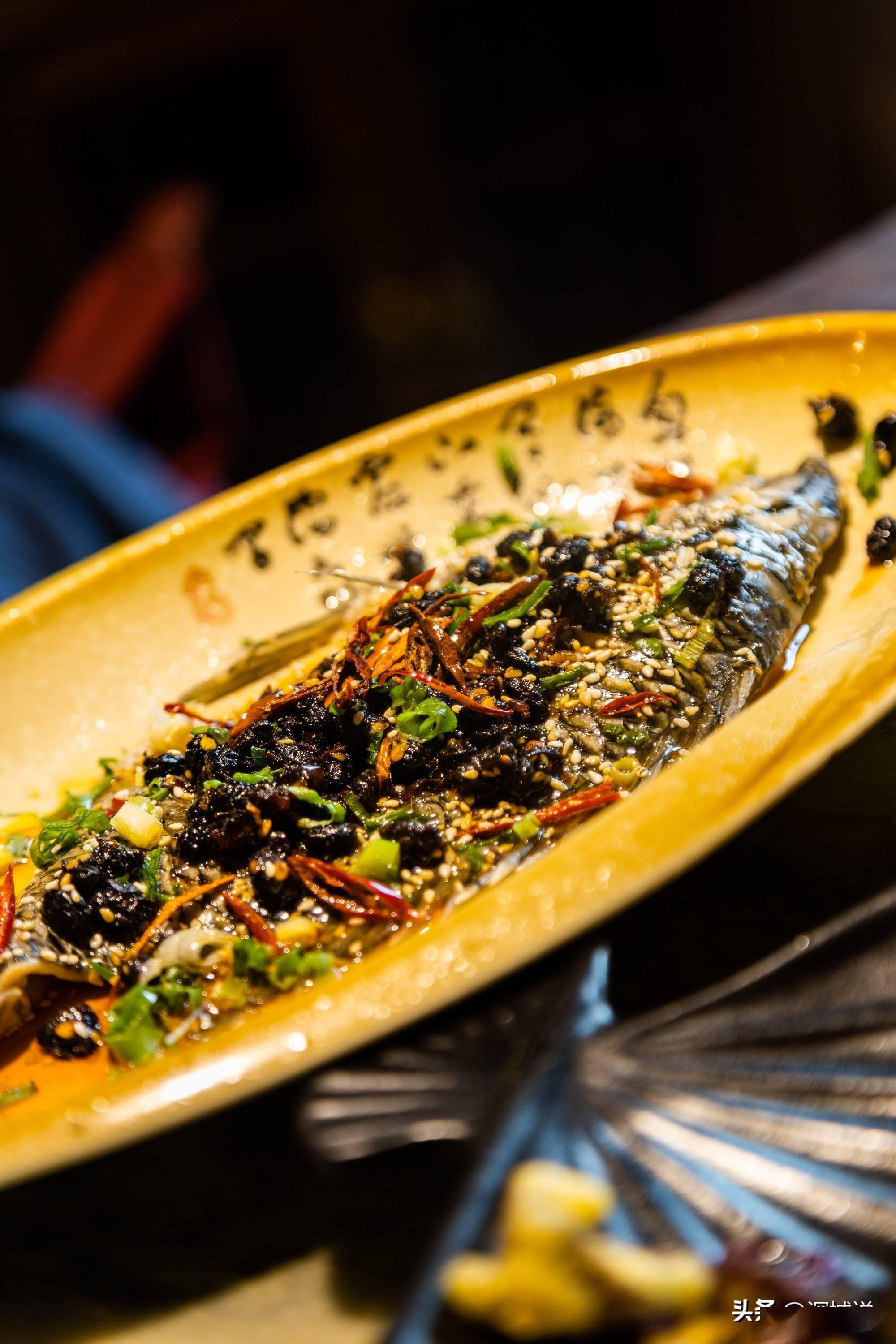 游云南腾冲和顺古镇,品地道当地美食,私房菜也有"厨师发办"_餐厅_特色