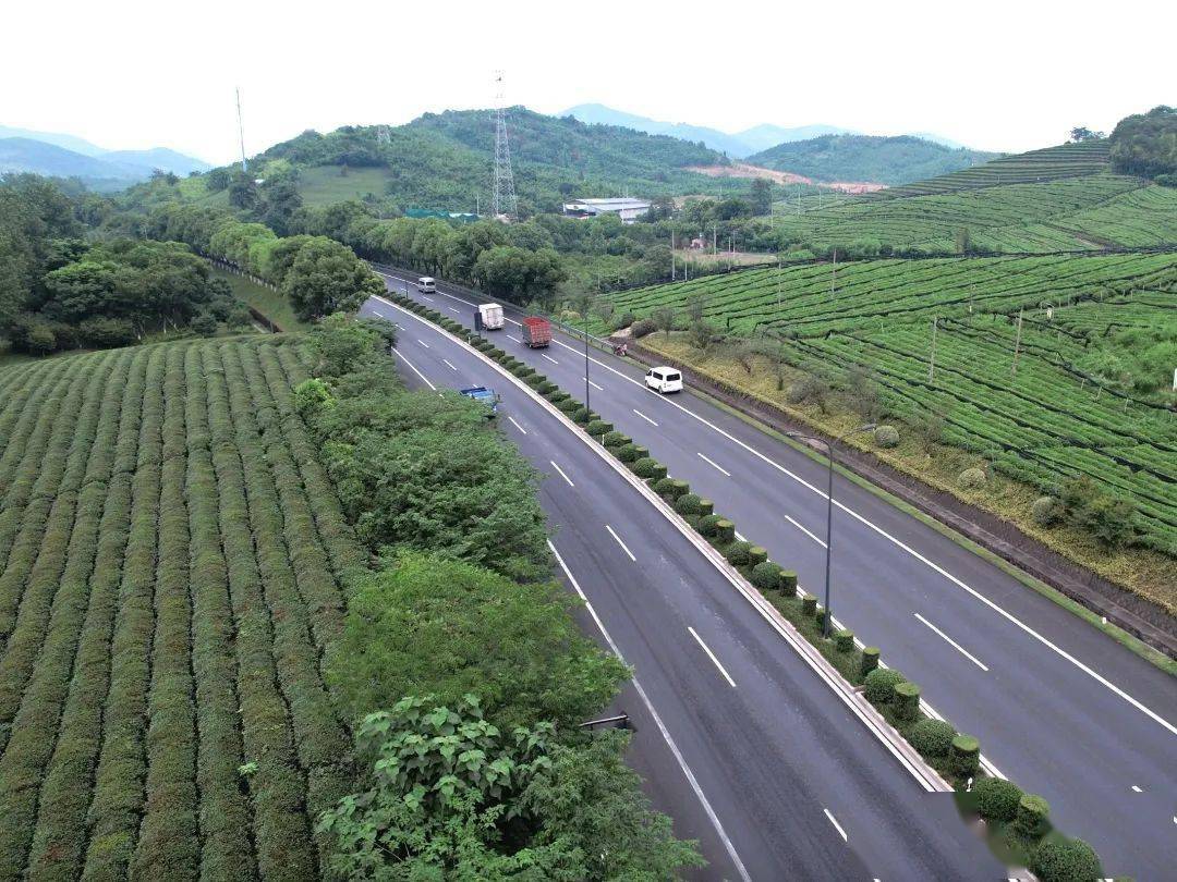 "迎亚运"重要保障道路235国道不少细心的市民发现,千年老街也焕发出